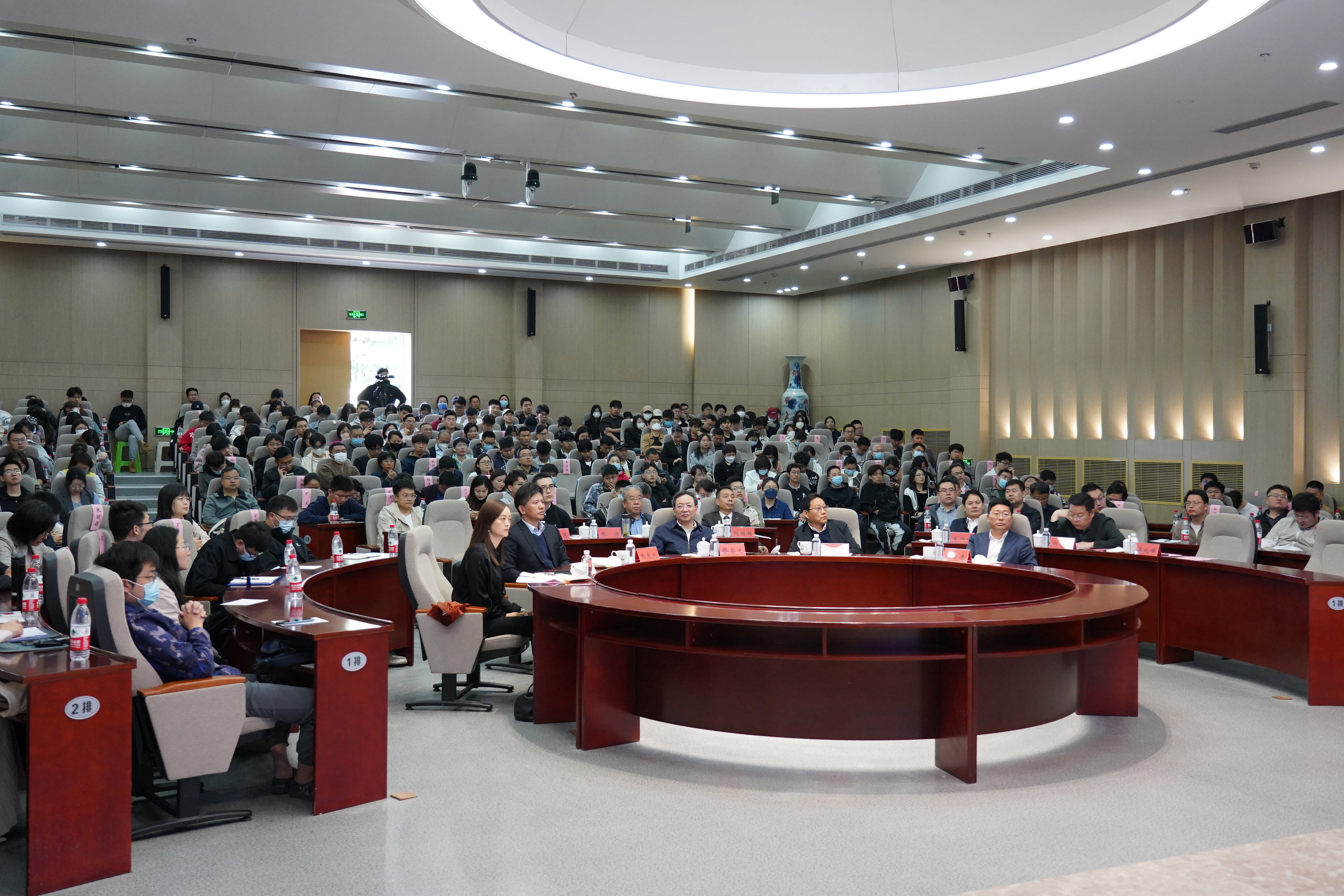绿色建筑与建筑文化高峰论坛在江苏建院举办，建筑业发展新机遇引热议